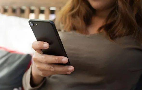 ins用什么手机好 059bf1d7b8c1408aa482ffa218d2e893.jpeg