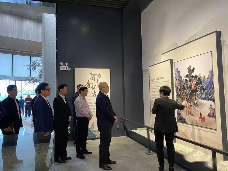 参观瑜丰沉香产业园沉香博物馆▲大榕村沉香棋楠苗圃一角▲了解沉香