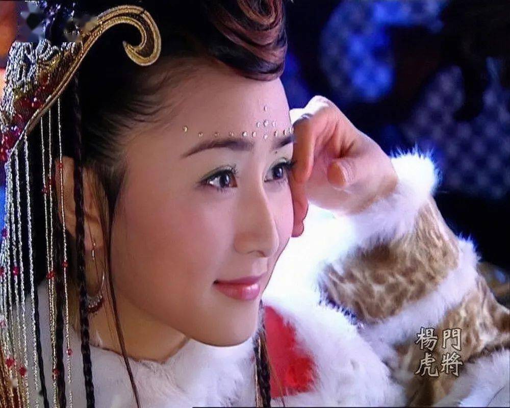 胡静渐渐学会了如何用角色的语言来说话,用角色的肢体来表达.