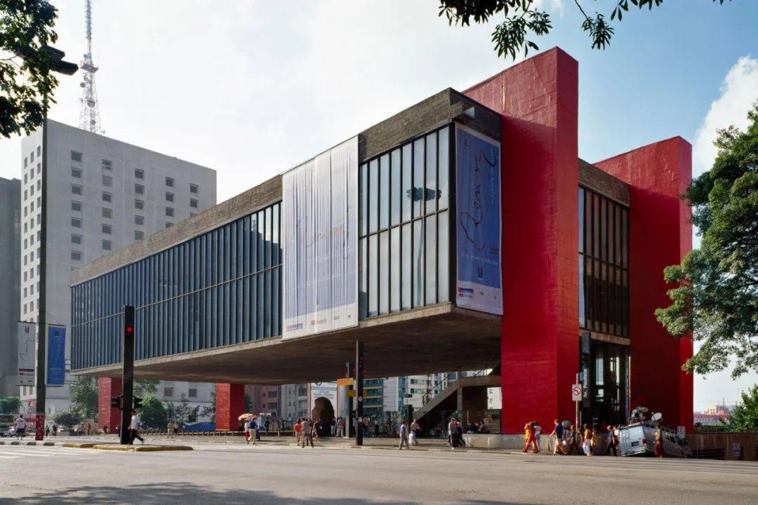 圣保罗艺术博物馆：巴西现代建筑、展陈与意识先锋_丽娜·博·巴蒂