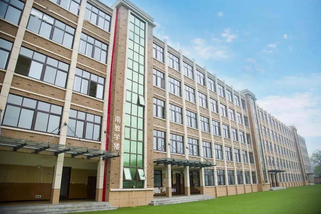 学校地址:杏花营农场文化路55号⑤校区名称:求实中学附属小学学校地址