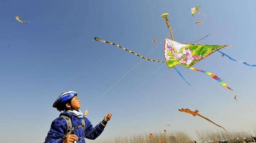 忙趁春风放纸鸢,"安全线"也得握紧哦_风筝