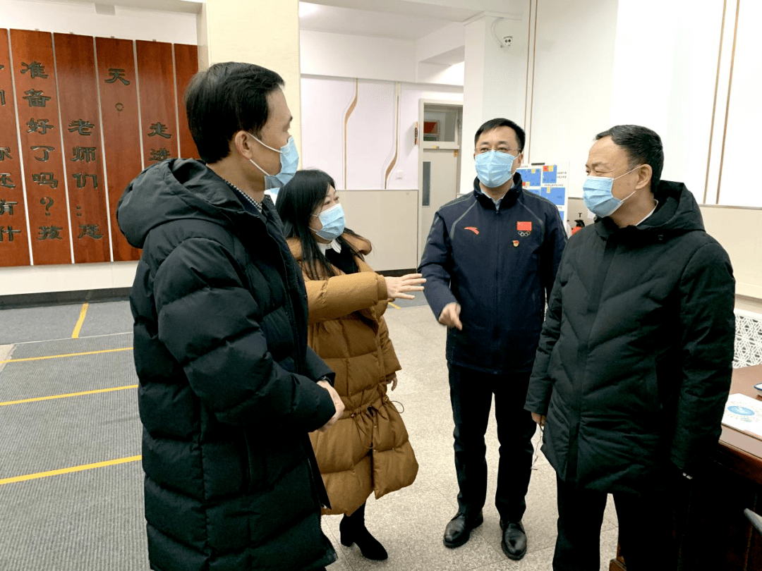 教育在线市教育局党组书记局长王龙升到前进区第六小