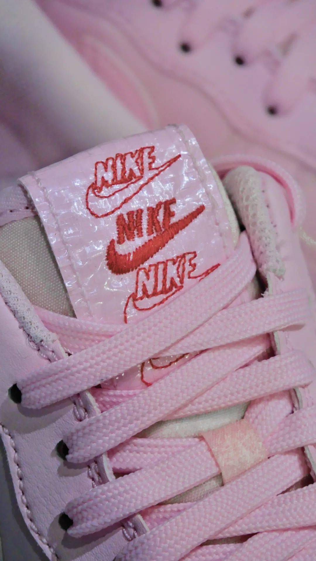 粉色nike壁纸logo图片