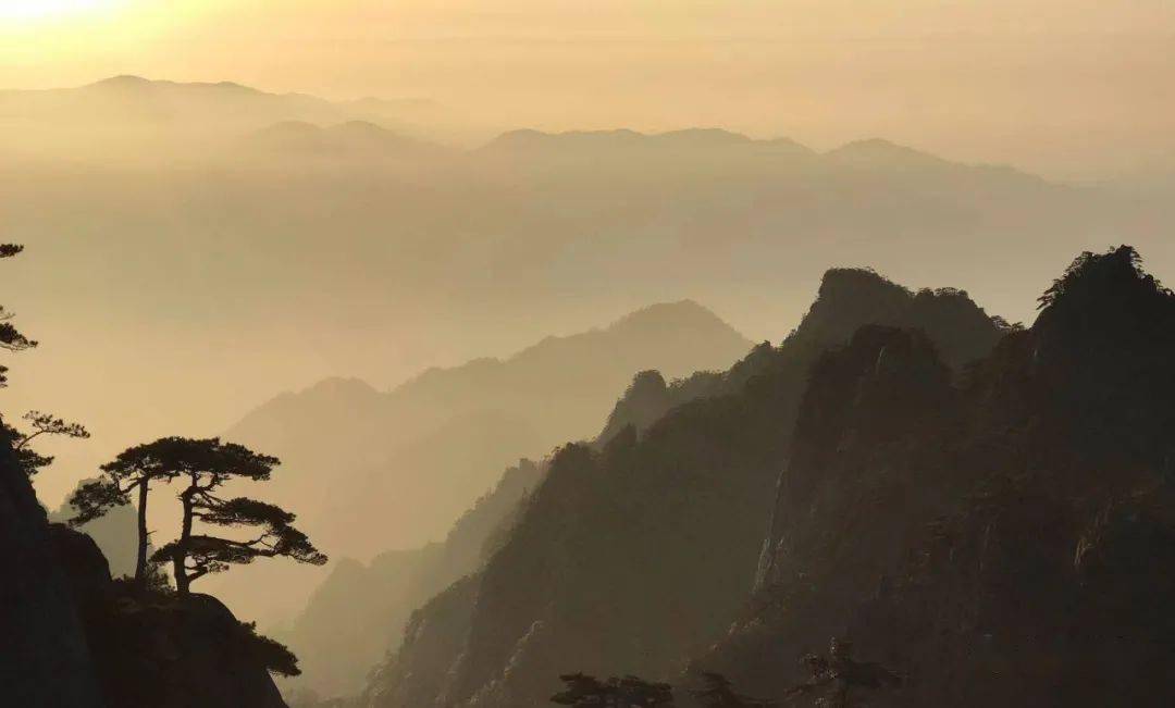 这云这雾就如美国的民歌shenandoah(情人渡)一样最能拨动我的心弦.