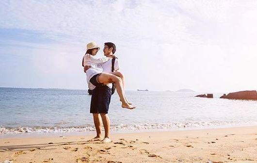 挽手臂一点也不过分对方也能感受到你慢慢的爱意73吃饭的时候夹菜给