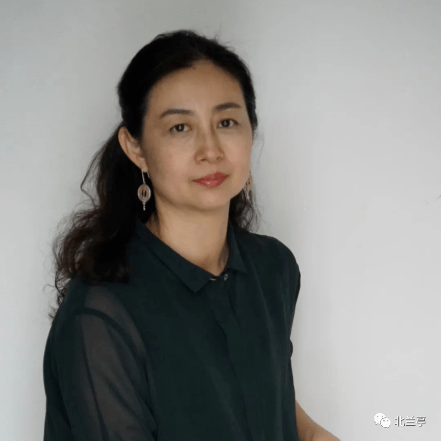 1994-清茶-160x160cm-绢本2003-两个带随身听的女人-130x100cm孙玉敏