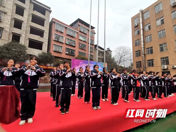 邵阳市第十三中学开展"尽孝道,知感恩,健康行"活动