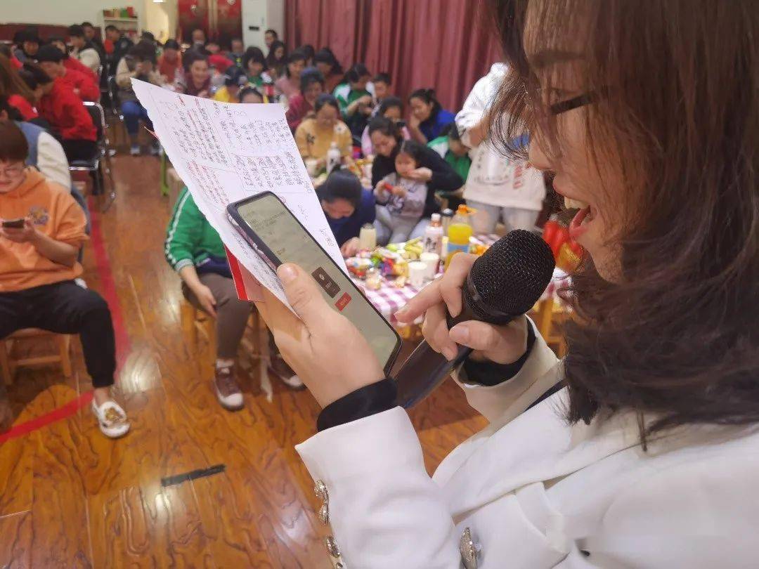 天悦教育集团心聚力新启航教师联欢会