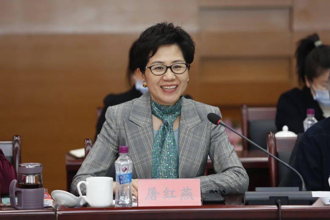 新时代奋斗的女性最出彩
