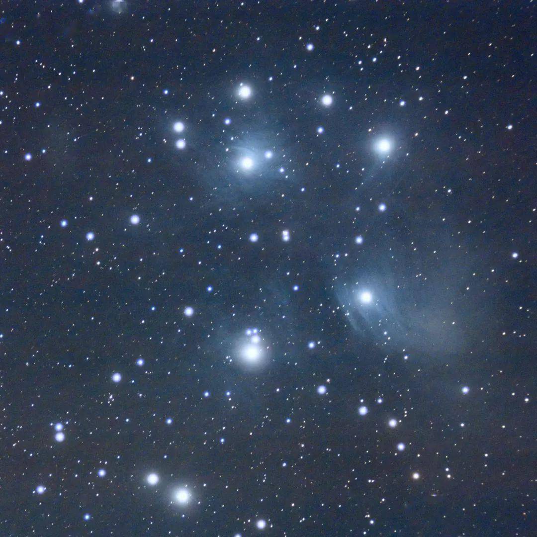 礁湖星云(下)和三裂星云(上),编号m8 和m20/摄影:何建国老鹰星云,编号