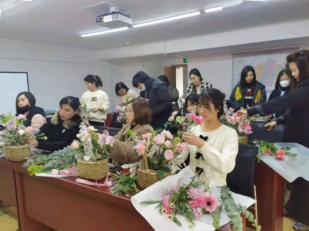三八女神节，她们如此精彩！_插花