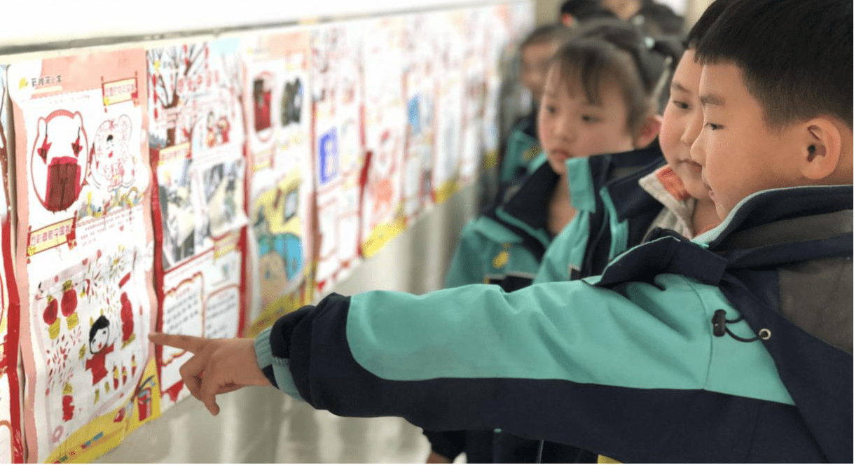 孩子眼中的中国年是什么样?巴南箭滩河小学画展看童画年
