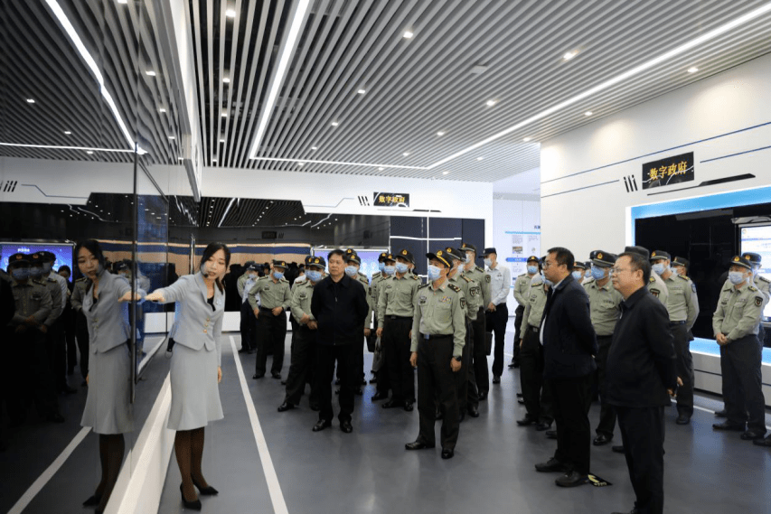 广西军区政委马辉少将调研数字广西建设