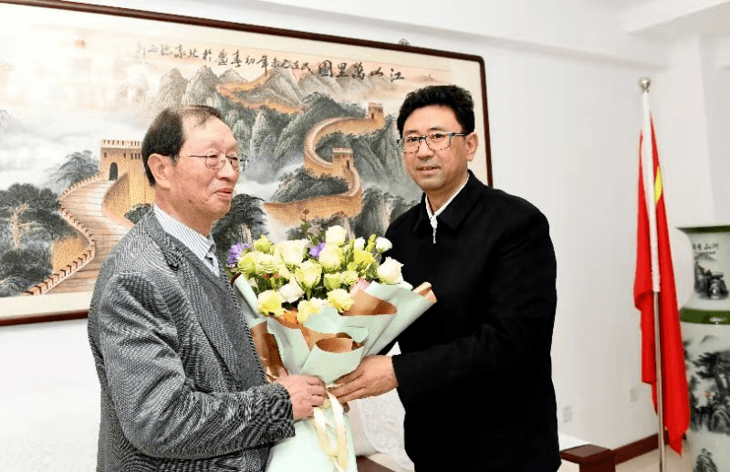 王景武到沧州开发区调研并慰问省全职引进高端人才_发展