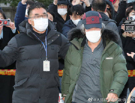 素媛案的犯罪分子去平安夜购物,列了一张单子,然后直接去了超市