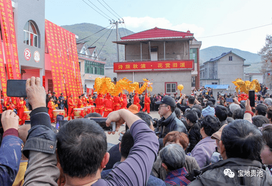 文化活动及表演,积极打造殷汇镇旧溪村油菜文化旅游节特色旅游品牌