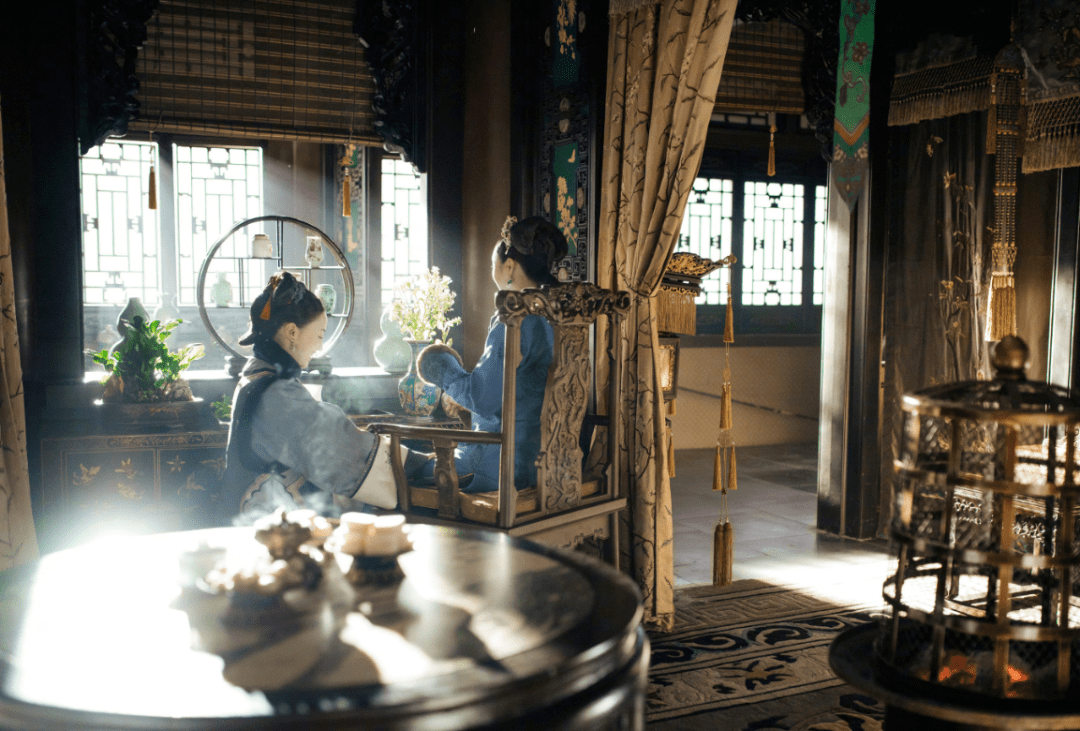 一段又一段动人的故事,越来越多的读者为之感动:宫墙柳已经不仅仅是