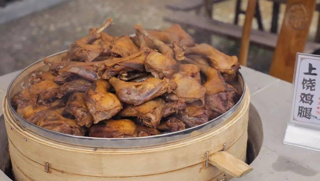 12 上饶鸡腿 北有德州扒鸡,南有上饶鸡腿 提起上饶鸡腿,很多人都知道