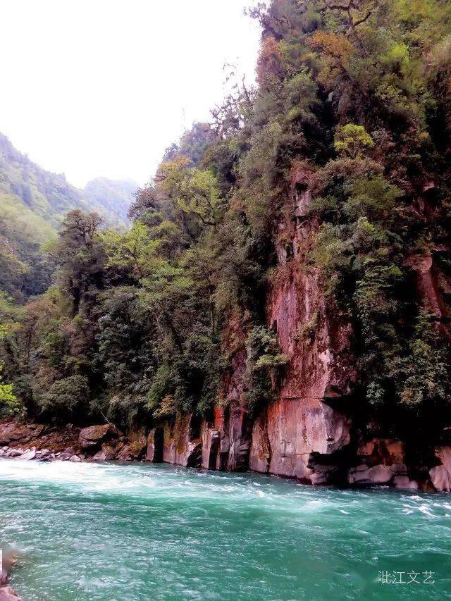 贡山旅游山水中国天上独龙江