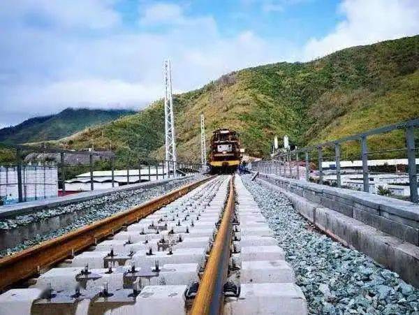 定了 中老铁路 今年12月开通运营 老挝