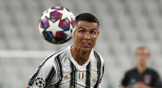 贝利祝贺c罗创造正式比赛进球最多纪录