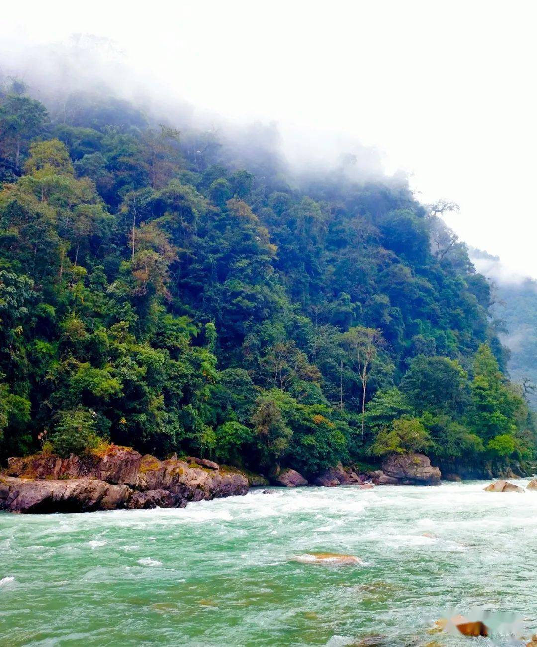 贡山旅游山水中国天上独龙江