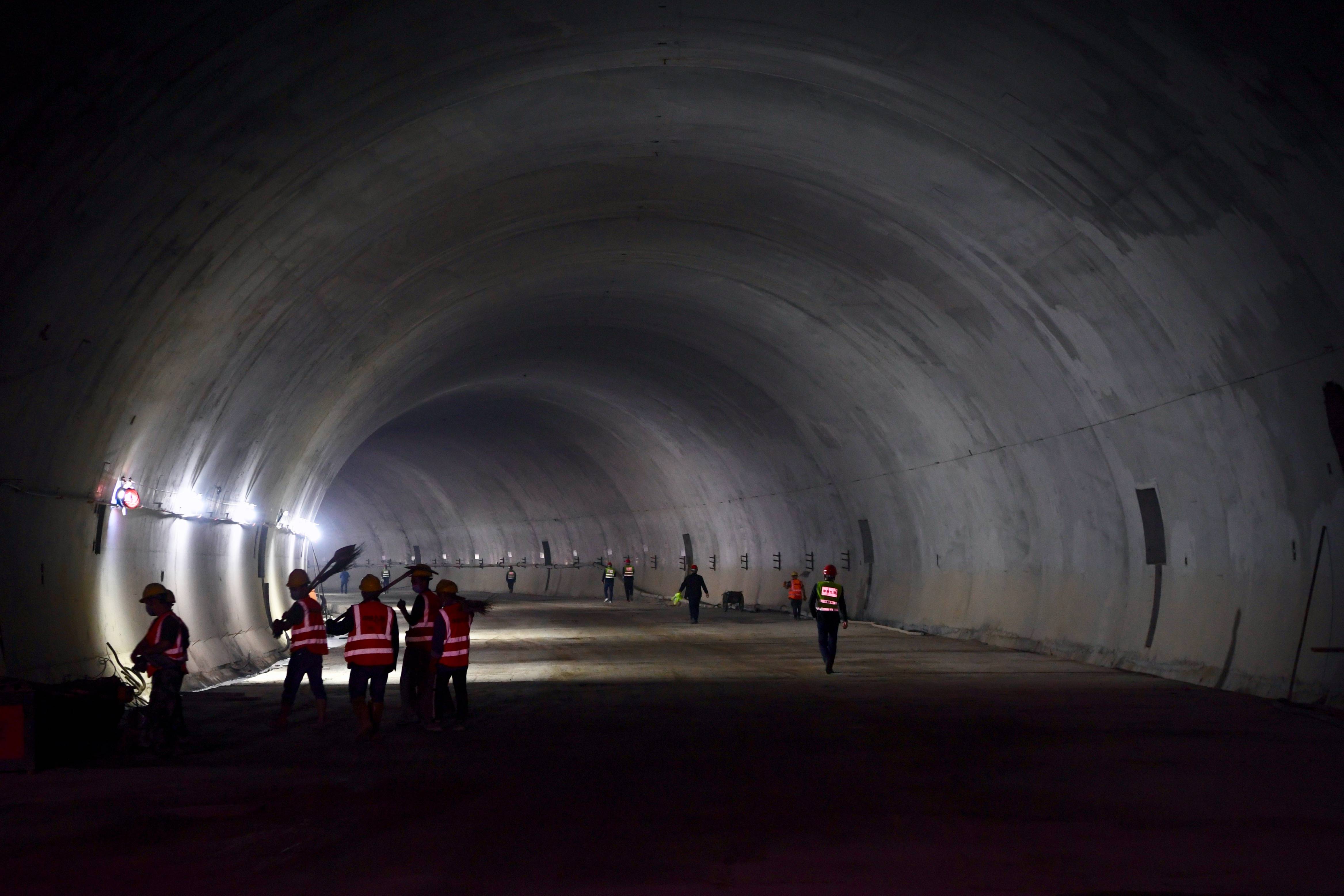 福州文林山隧道图片