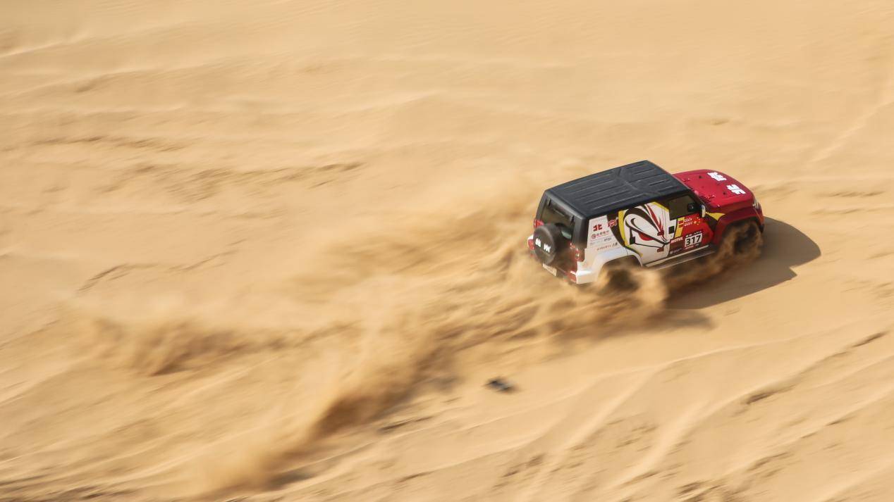 原厂素车能从容应对沙漠挑战吗?试驾:bj40刀锋英雄柴油版_越野