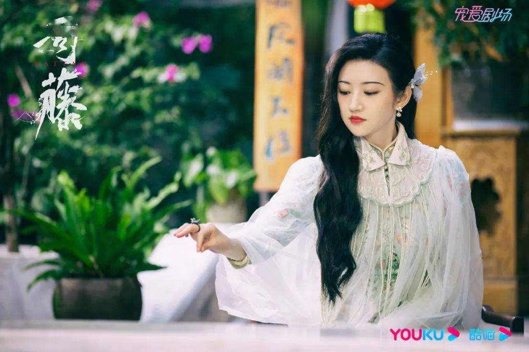 捧不红 的景甜 成为实红的 人间富贵花 观众们