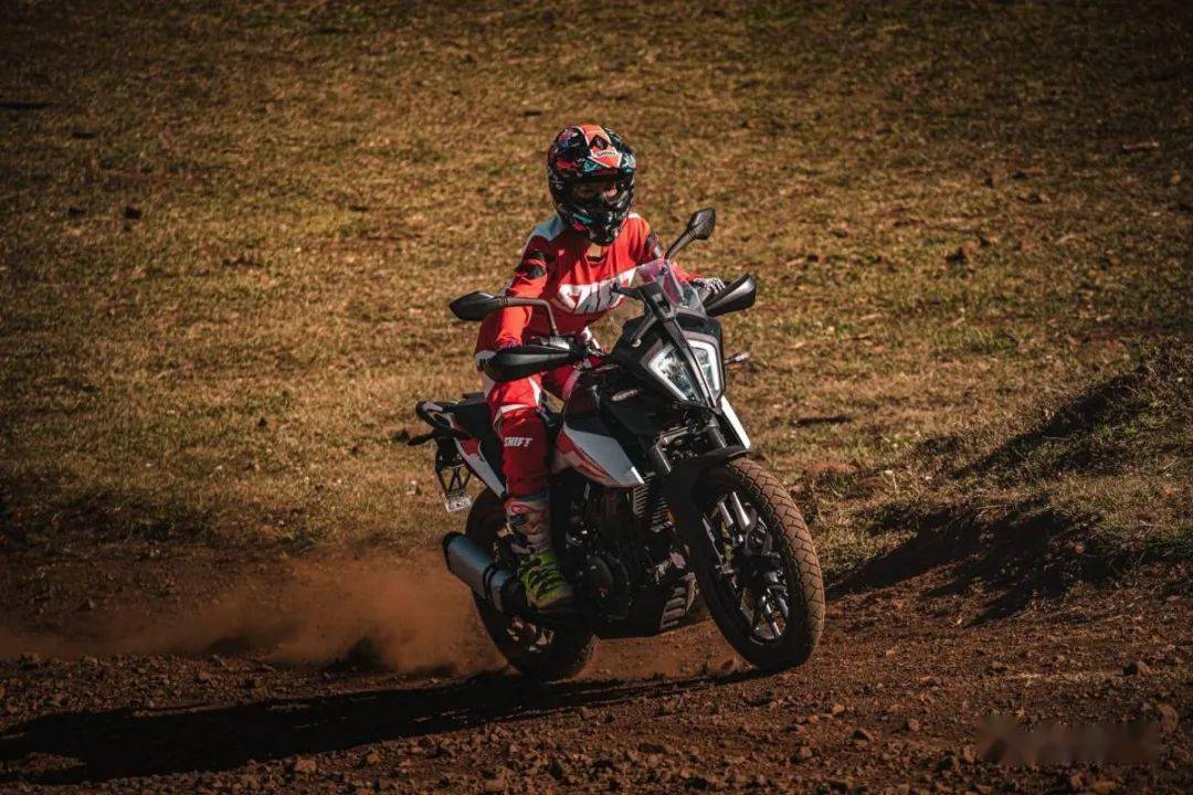 2000米高海拔试驾"小野驴",全路况解读ktm 390 adv丨把玩_越野