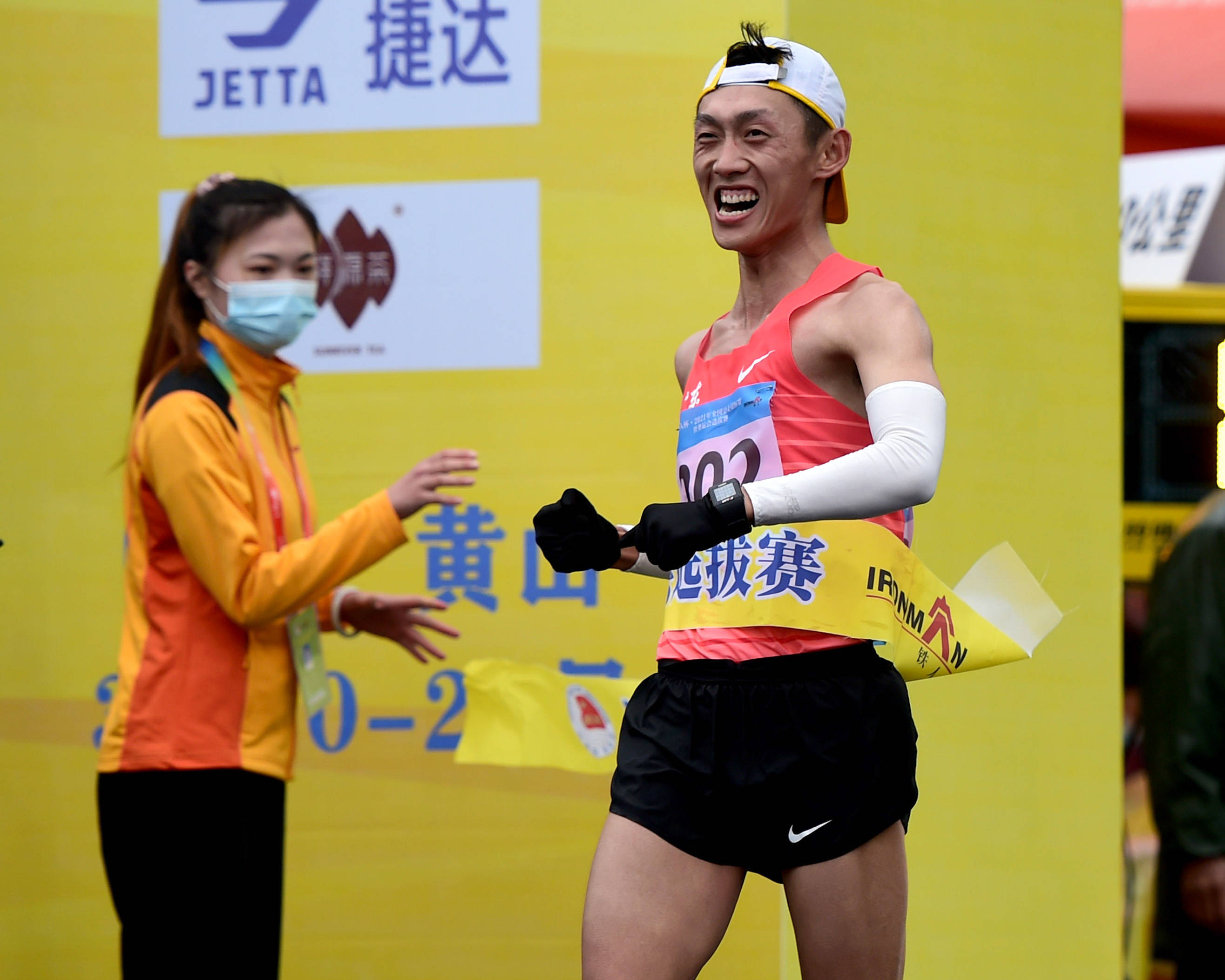 田径——全国竞走锦标赛:王凯华打破男子20公里全国纪录