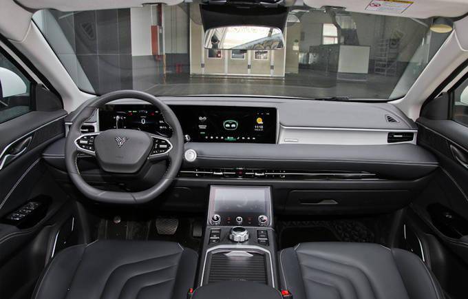 哪吒u pro预售14万元起 33项升级-续航最高610km