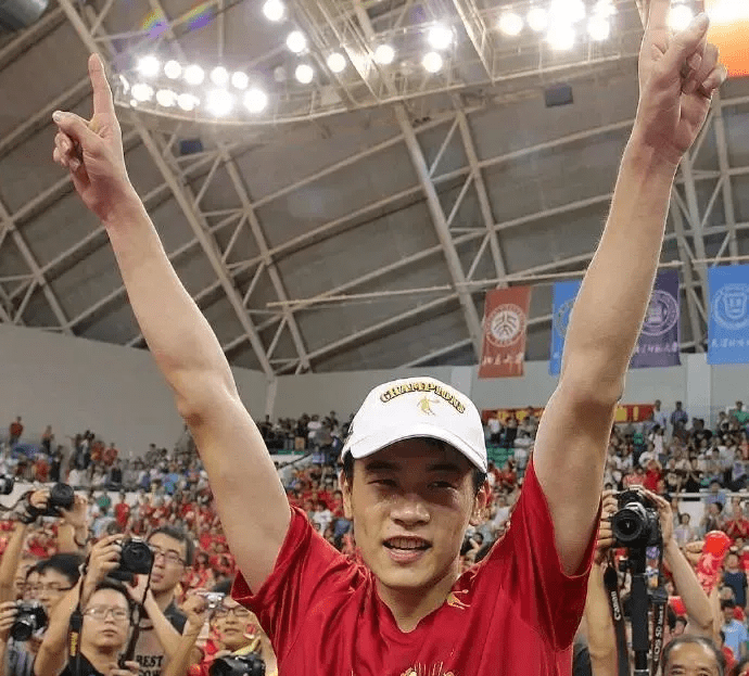 cuba最佳教练,是他?_周鲁男