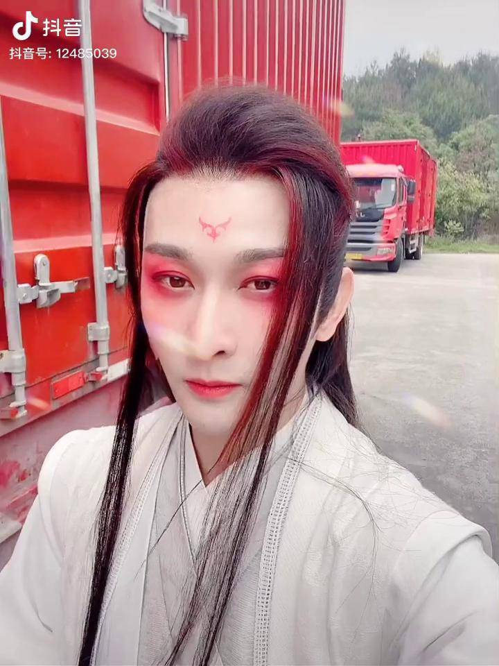 有翡朱雀主木小乔片场皮一下哈哈哈