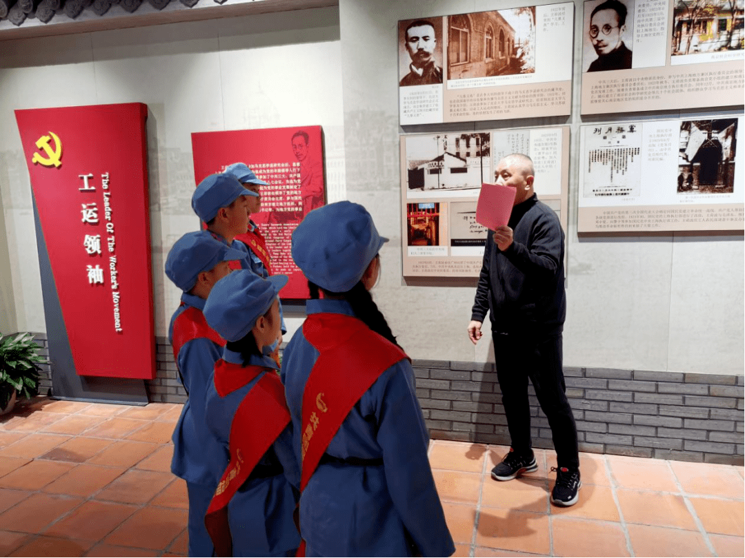 船政少年讲“四史”,走进沿山社区_王荷波