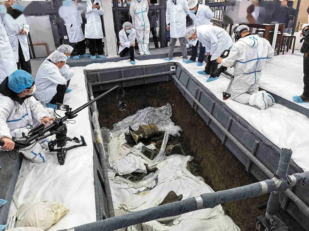 神秘三星堆"上新"了 | 新发现6座"祭祀坑" 500余件重要文物_考古