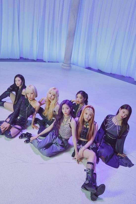 星闻purplekiss出道专辑初动突破1万2000张