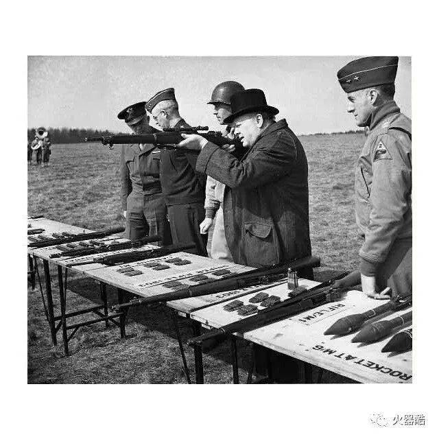 由于在外观,长度与设计上和中正式步枪类似,在老兵的回