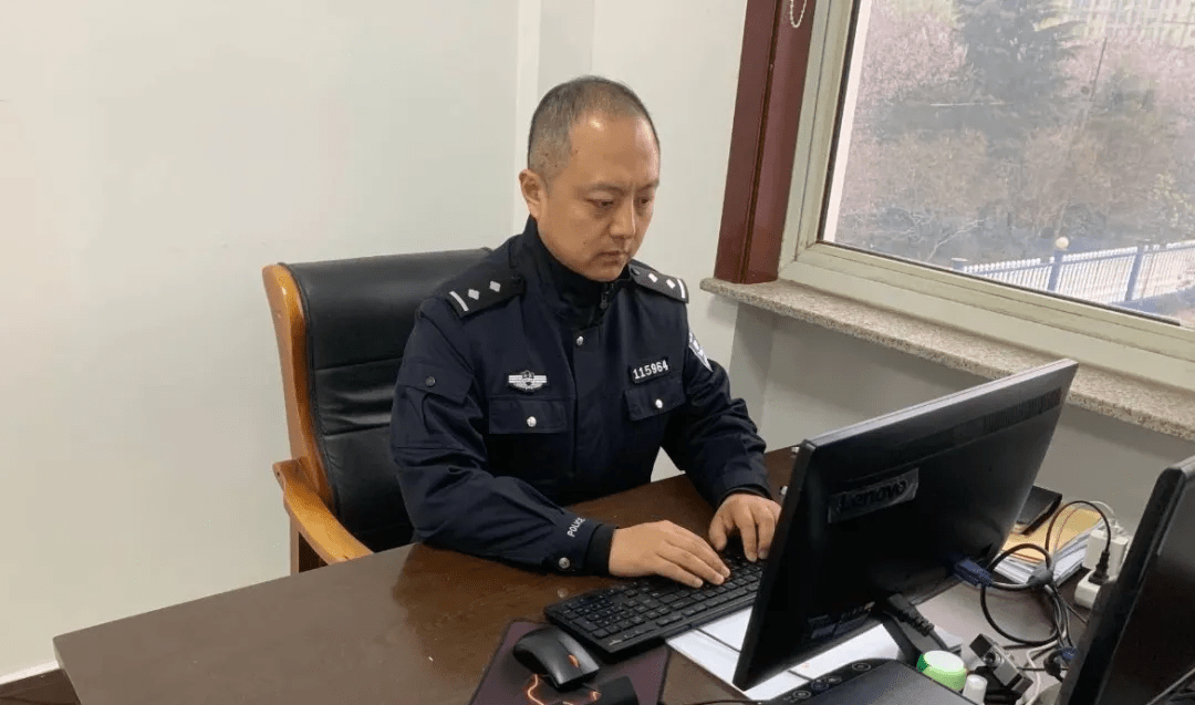 救人辅警李翔,男,2017年5月参加公安工作,现为临沭县公安局城北派出所