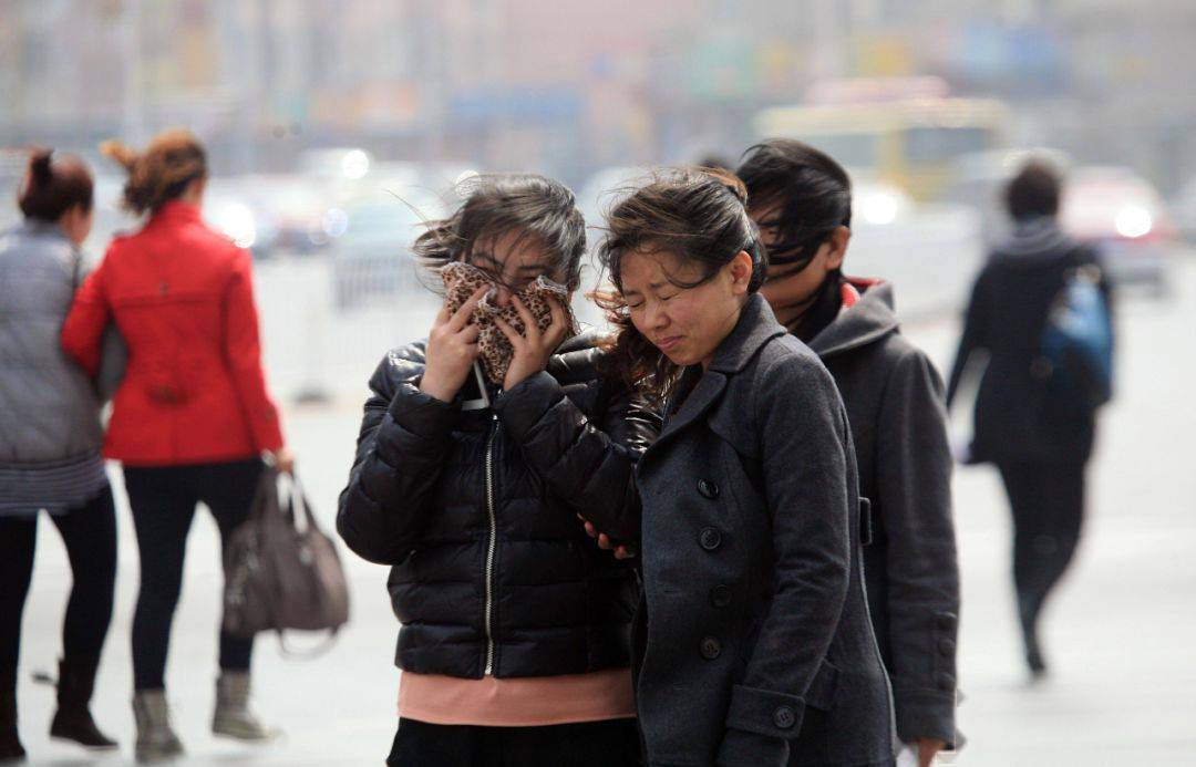 紧急扩散双预警齐发大风沙尘暴即将到货