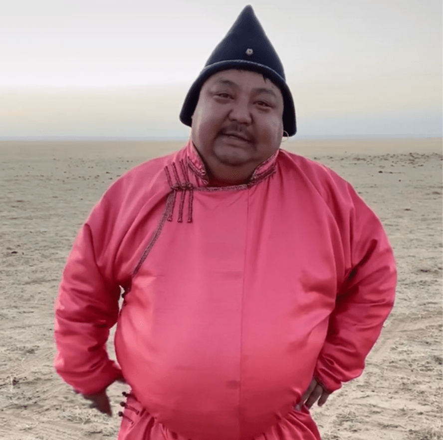 有网友曾做过总结,目前吃播界有泡泡龙的三大替补:恩可,胖猴子和半吨