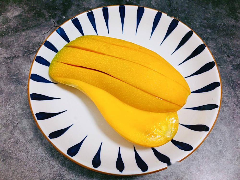 超实用的4种芒果切法简单省事儿不脏手