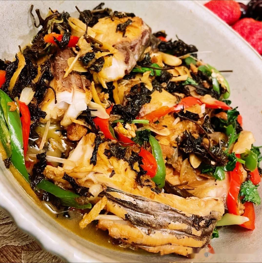 美食家常菜推荐紫苏焖青瓜芦笋炒腊肠紫苏烧青鱼营养美味