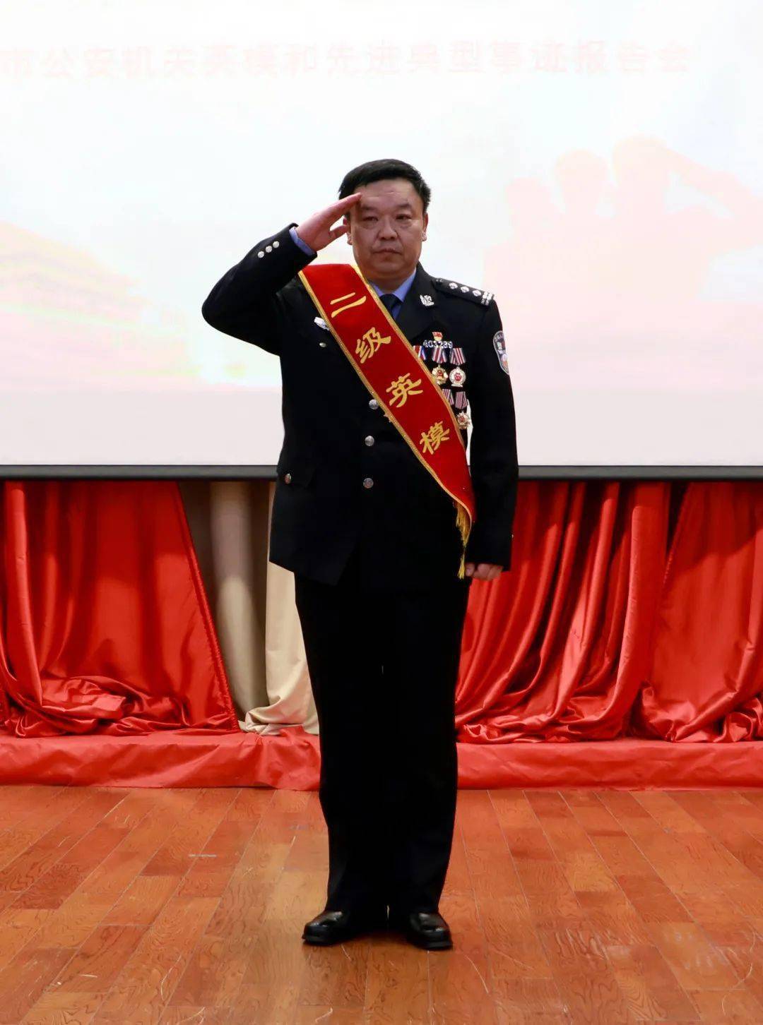 弘扬英模精神铸就忠诚警魂辽源公安这场报告会激励人心