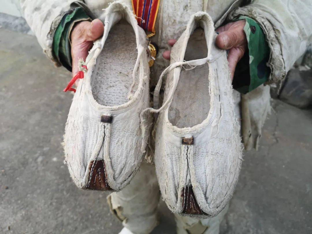 战争期间,余元利学会了一些简单的拼音,不仅能识字