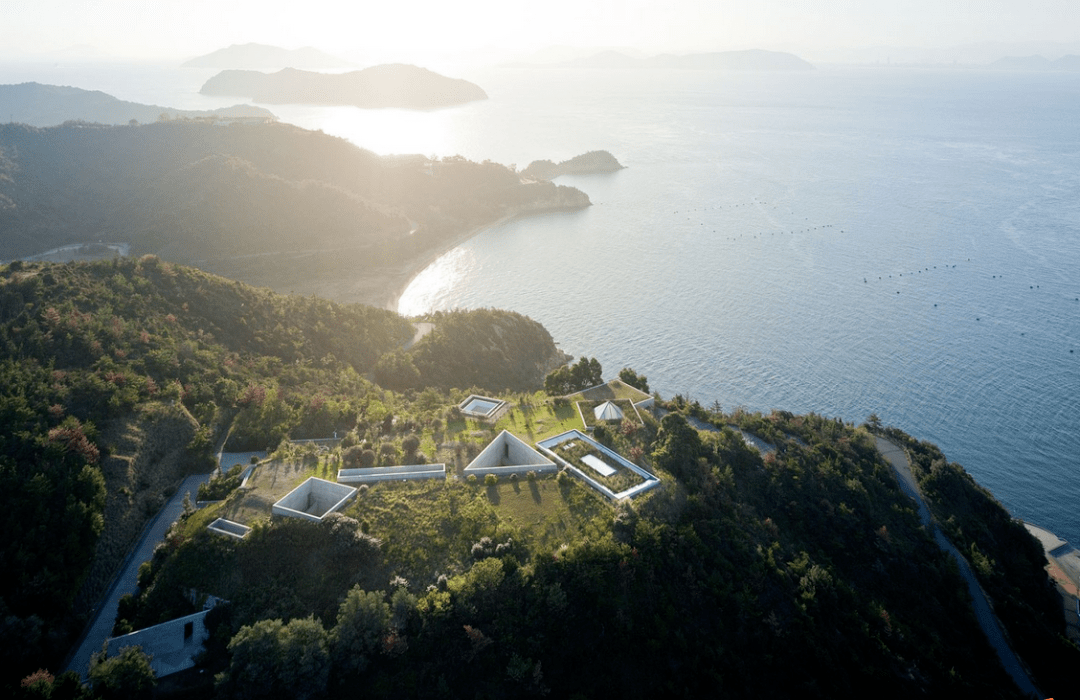 南寺,安藤忠雄博物館等島上矗立著倍樂生之家,地中美術館直島可謂是名