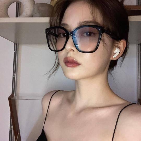 韩国女艺人林宝拉社交网络发近照