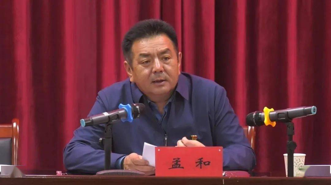 全国人大代表孟和深入达来呼布镇宣讲全国两会精神