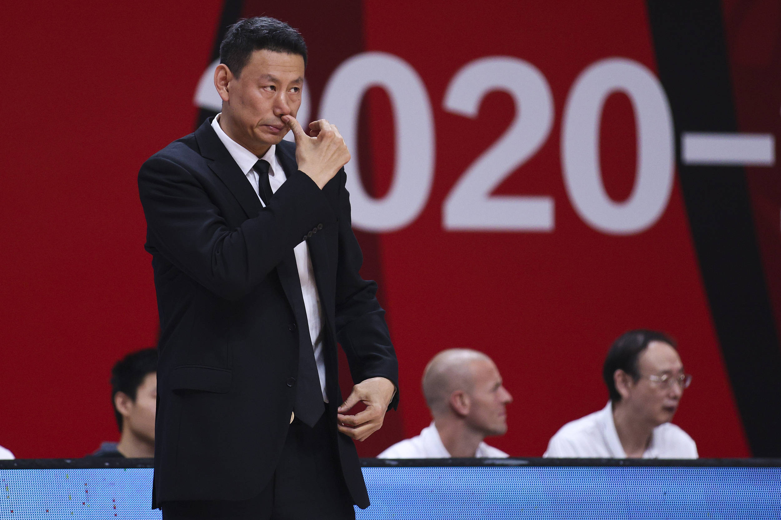 纵观cba李楠的菜鸟赛季真的太难了